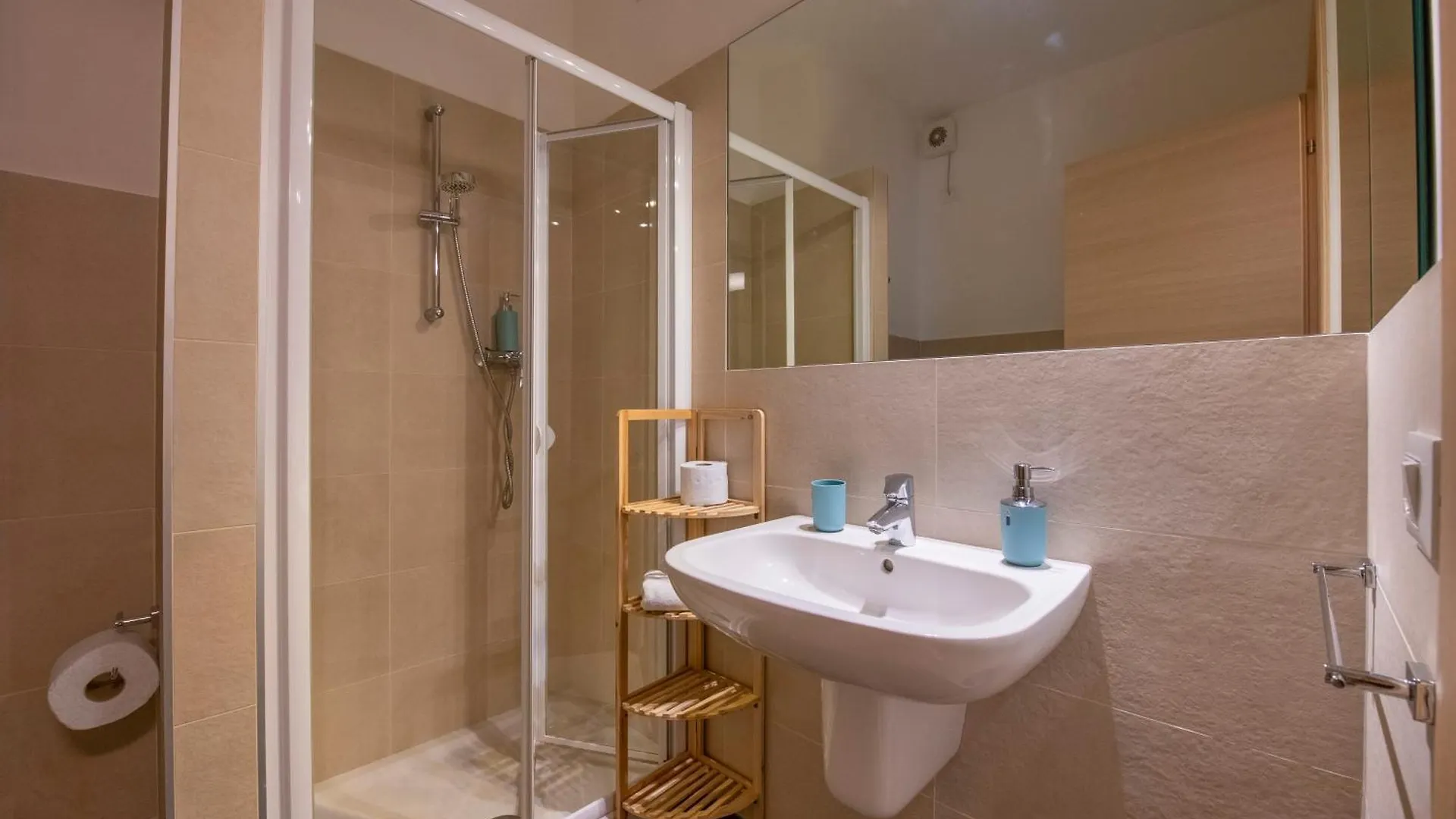 Borgo Trento Home, Vicinissimo Ospedale Borgo Trento E Centro Storico Verona 0*,